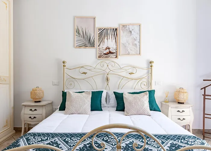 Guesthost - Sa Domo D' Amare - Comely With Parking! * פולה